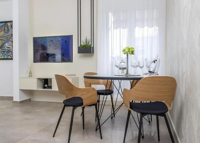 Ea Apartment