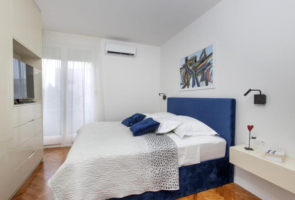Ea Apartment *